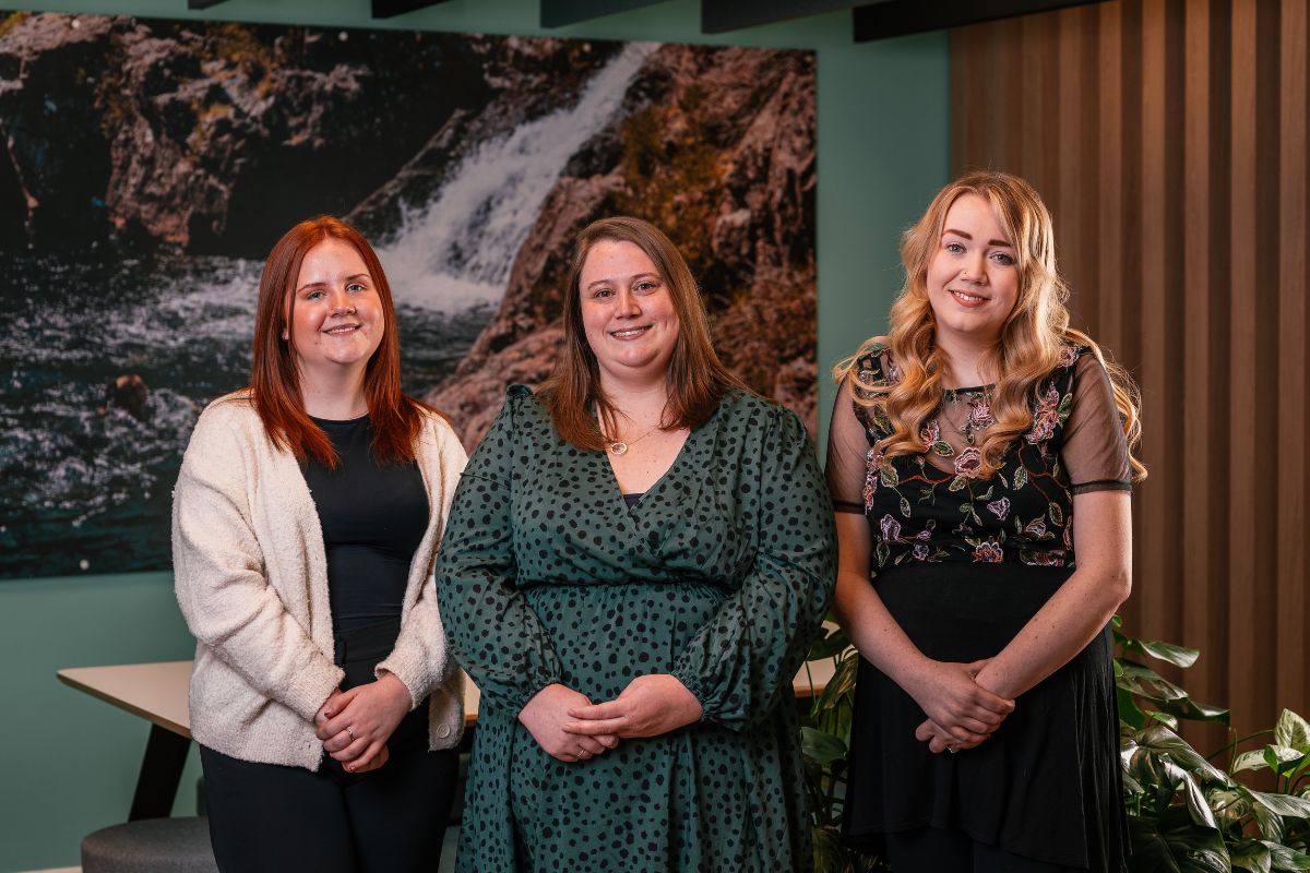 Sophie Thornton (Centre), Direct and Corporate Account Manager